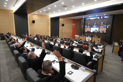 2025 YILINDA TÜCCAR VE SANAYİCİ ZORLANDI