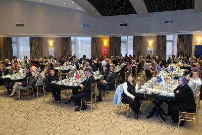 KADIN ÇİFTÇİLER SÜRDÜRÜLEBİLİR GELECEK İÇİN BİR ARAYA GELDİ