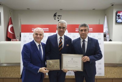 MUSTAFA ÇEKİÇ’İN ADI ETO MECLİS SALONUNDA YAŞAYACAK