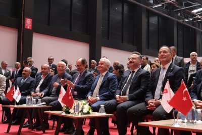 ESKİŞEHİR KİTAP FUARI TÖRENLE AÇILDI