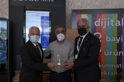 FUARDA STANT AÇAN ESKİŞEHİRLİ FİRMALARA TEŞEKKÜR PLAKETİ