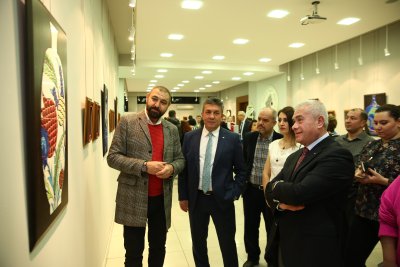 ETOSANAT GALERİSİ’NDE ÇİNİ SERGİSİ