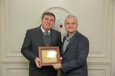 ETO’DAN SANAYİ SİTESİ’NDEKİ 40 YILLIK ÜYELERE VEFA PLAKETİ