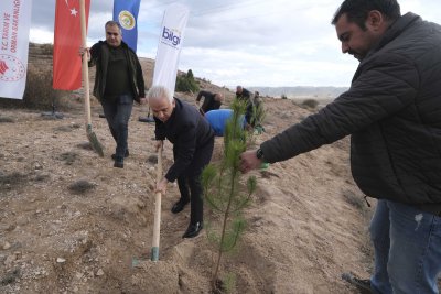 ESKİŞEHİR AB BİLGİ MERKEZİ 10 BİN FİDAN DİKEREK YENİ HATIRA ORMANI OLUŞTURDU