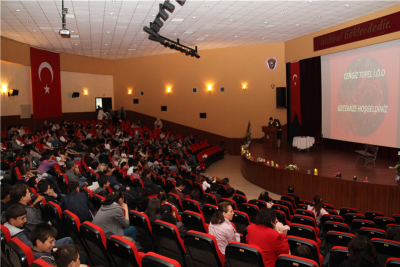 Başkan Karacan, mezunu olduğu Cengiz Topel İlköğretim Okulu’nda