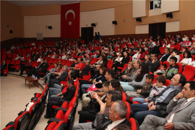 Başkan Karacan, mezunu olduğu Cengiz Topel İlköğretim Okulu’nda