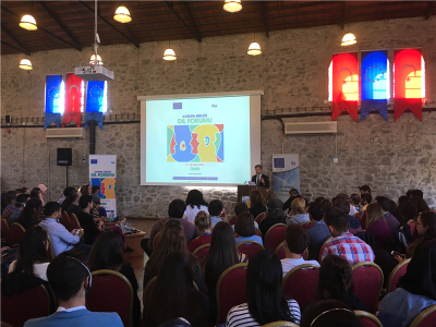 AB, Dil Çeşitliliğini Öğrencilerle Tartıştı