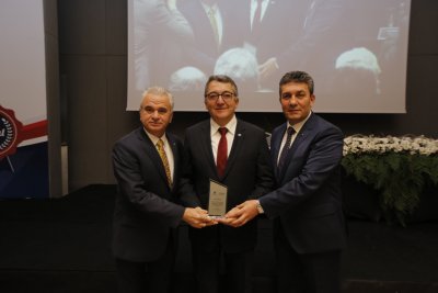 FUAR KONGRE MERKEZİNE EMEĞİ GEÇENLERE TEŞEKKÜR PLAKETİ