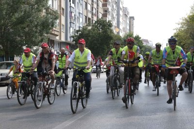 ETO 130. YIL KUTLAMALARINA KURTULUŞ ANISINA DÜZENLENEN BİSİKLET TURUYLA BAŞLADI