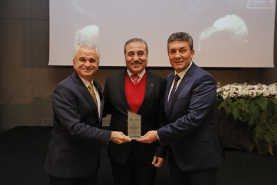 FUAR KONGRE MERKEZİNE EMEĞİ GEÇENLERE TEŞEKKÜR PLAKETİ