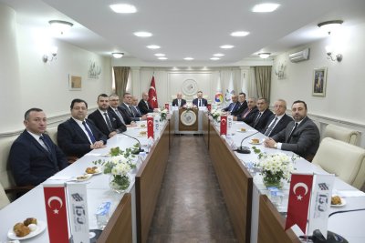 ESKİŞEHİR VALİSİ AKSOY’DAN ETO’YA İADE-İ ZİYARET