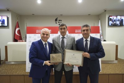 MUSTAFA ÇEKİÇ’İN ADI ETO MECLİS SALONUNDA YAŞAYACAK
