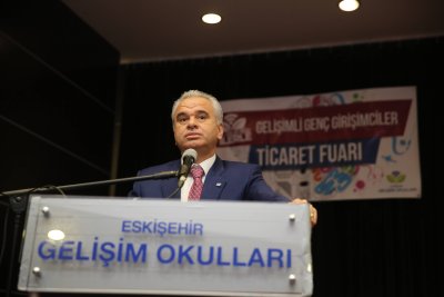 GÜLER GELECEĞİN GİRİŞİMCİLERİYLE TECRÜBELERİNİ PAYLAŞTI