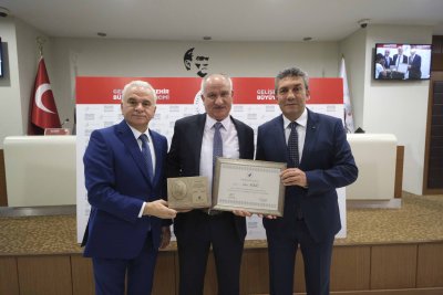 MUSTAFA ÇEKİÇ’İN ADI ETO MECLİS SALONUNDA YAŞAYACAK