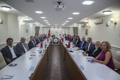 CHP HEYETİNDEN EKONOMİ İÇİN ZİYARET