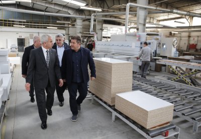 GÜLER’DEN ABD’DE ÖDÜL KAZANAN FİRMAYA TEBRİK ZİYARETİ