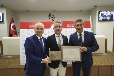 MUSTAFA ÇEKİÇ’İN ADI ETO MECLİS SALONUNDA YAŞAYACAK