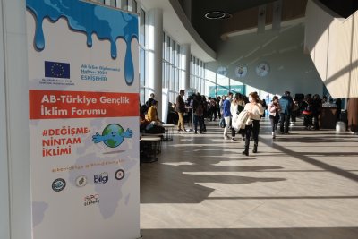 ÜNİVERSİTELİLER AB–GENÇLİK İKLİM FORUMU İÇİN ESKİŞEHİR’DE BULUŞTU