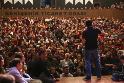 VEHBİ KOÇ KONGRE MERKEZİ’NDE İZGÖREN RÜZGARI