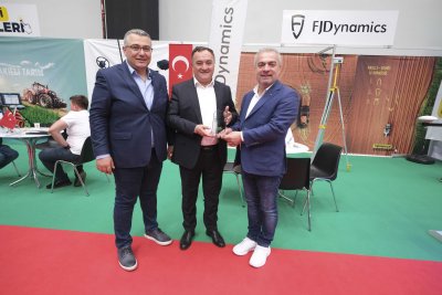 TARIM FUARINDA STAND AÇAN ÜYELERE TEŞEKKÜR PLAKETİ
