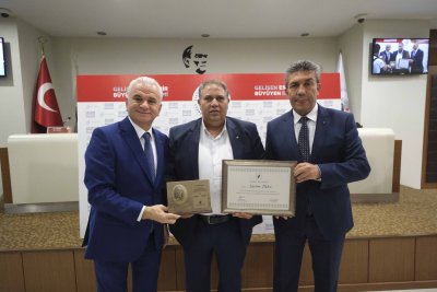 MUSTAFA ÇEKİÇ’İN ADI ETO MECLİS SALONUNDA YAŞAYACAK