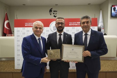 MUSTAFA ÇEKİÇ’İN ADI ETO MECLİS SALONUNDA YAŞAYACAK