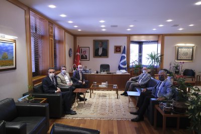 BAŞKAN GÜLER REKTÖRLERLE UZAKTAN EĞİTİMİ GÖRÜŞTÜ