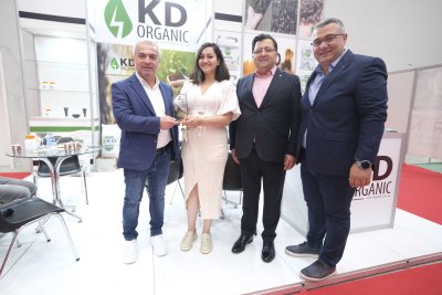 TARIM FUARINDA STAND AÇAN ÜYELERE TEŞEKKÜR PLAKETİ