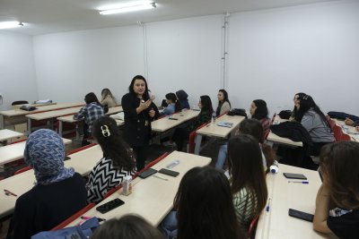 ESKİŞEHİR KGK ÖNCÜLÜK ETTİ, EĞİTİMDE EŞİTSİZLİK DERS OLDU