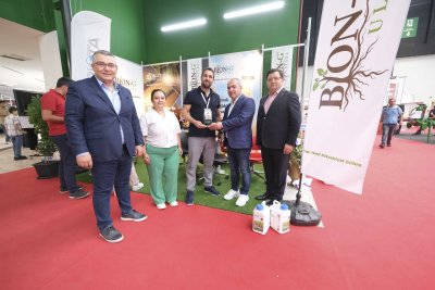 TARIM FUARINDA STAND AÇAN ÜYELERE TEŞEKKÜR PLAKETİ