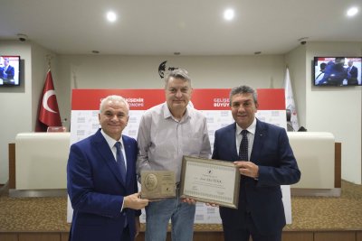 MUSTAFA ÇEKİÇ’İN ADI ETO MECLİS SALONUNDA YAŞAYACAK