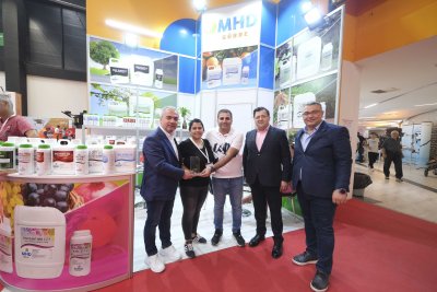 TARIM FUARINDA STAND AÇAN ÜYELERE TEŞEKKÜR PLAKETİ