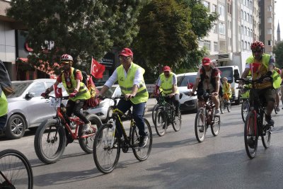 ETO 130. YIL KUTLAMALARINA KURTULUŞ ANISINA DÜZENLENEN BİSİKLET TURUYLA BAŞLADI