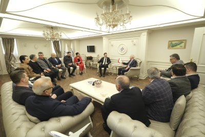 İYİ PARTİ BÜYÜKŞEHİR BELEDİYE BAŞKAN ADAYI AYDIN ETO’YU ZİYARET ETTİ