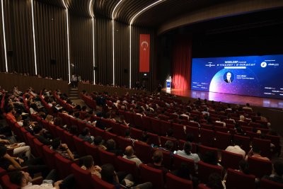 E-TİCARETİN VE E-İHRACATIN BAŞARILI İSİMLERİ VEHBİ KOÇ KONGRE MERKEZİNDE BULUŞTU