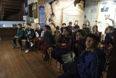 MİNİK ÖĞRENCİLER ETOMÜZE’DE EĞLENEREK ÖĞRENDİ