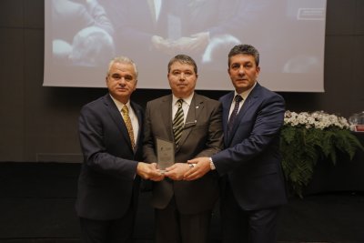 FUAR KONGRE MERKEZİNE EMEĞİ GEÇENLERE TEŞEKKÜR PLAKETİ