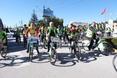 İKLİM KRİZİNDEN PEDALLAYARAK UZAKLAŞTILAR