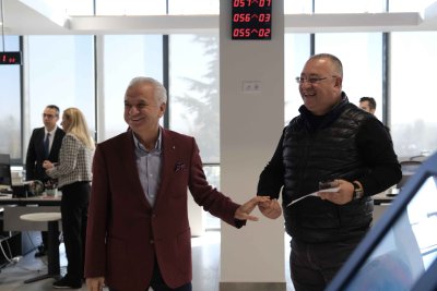 YENİ HİZMET BİNASINDA İLK İŞLEM YAPILDI