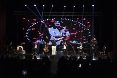 ESKİŞEHİRLİLER DEPREMZEDELER İÇİN MÜZİKALDE BULUŞTU