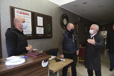 ETO BAŞKANI GÜLER HİZMET SEKTÖRÜNÜN TALEPLERİNİ İŞYERLERİNDE DİNLEDİ