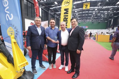 TARIM FUARINDA STAND AÇAN ÜYELERE TEŞEKKÜR PLAKETİ
