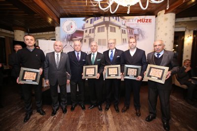 ETOMÜZE’YE KATKI SAĞLAYANLARA PLAKET