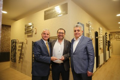 GÜLER’DEN ÖDÜLLÜ FİRMAYA TEBRİK ZİYARETİ