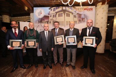 ETOMÜZE’YE KATKI SAĞLAYANLARA PLAKET