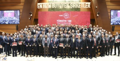 GÜLER TOBB 100 LİSTESİNDEKİ MARKALARA ÖDÜLÜNÜ TAKDİM ETTİ