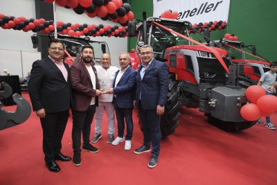 TARIM FUARINDA STAND AÇAN ÜYELERE TEŞEKKÜR PLAKETİ