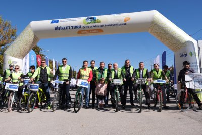 İKLİM KRİZİNDEN PEDALLAYARAK UZAKLAŞTILAR