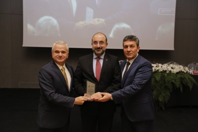 FUAR KONGRE MERKEZİNE EMEĞİ GEÇENLERE TEŞEKKÜR PLAKETİ