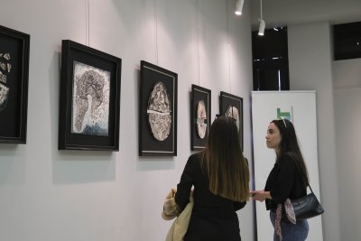 TRİO ETOSANAT GALERİSİ’NDE